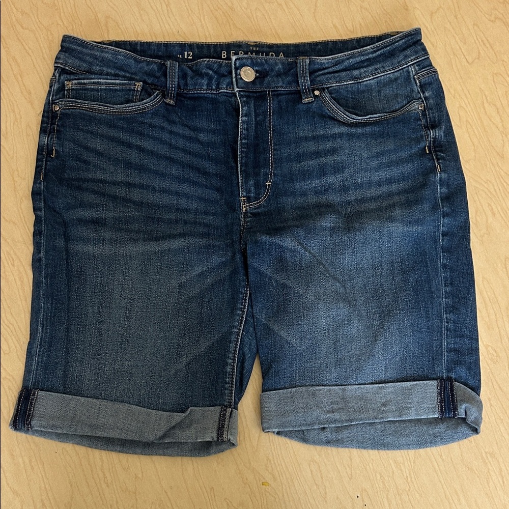 White House Black Market The Bermuda Women’s Shorts Size 12